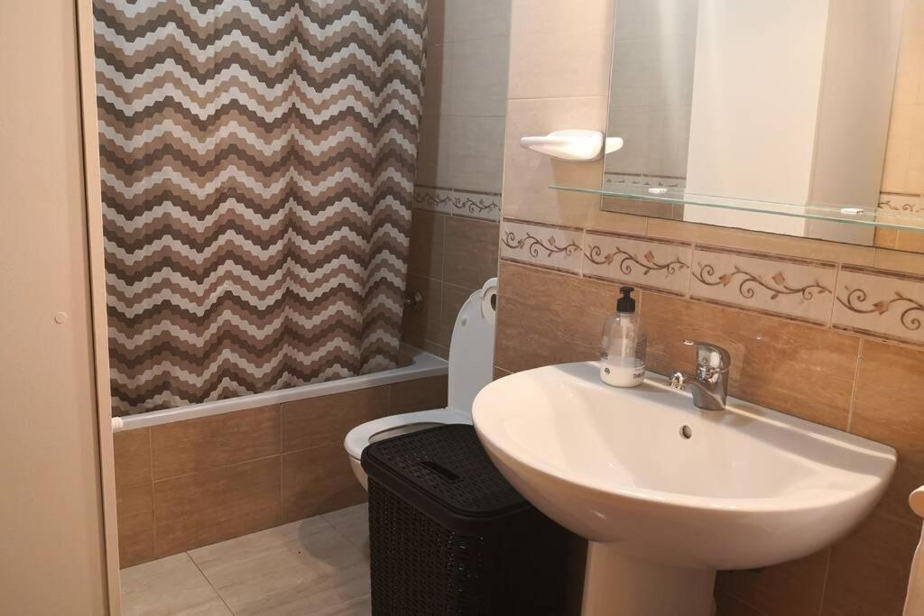 Apartament Centro Roquetas 5 Minutos De La Playa En Coche Garaje Solo Si Esta Disponible Roquetas de Mar Zewnętrze zdjęcie